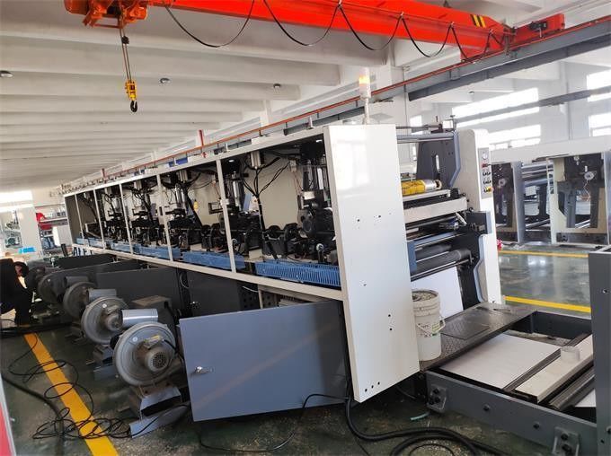 फ्लेक्सो प्रिंटिंग और स्लिटिंग प्रोडक्शन लाइन FM-T400 ऑनलाइन ट्रिमिंग रोल टू शीट के लिए