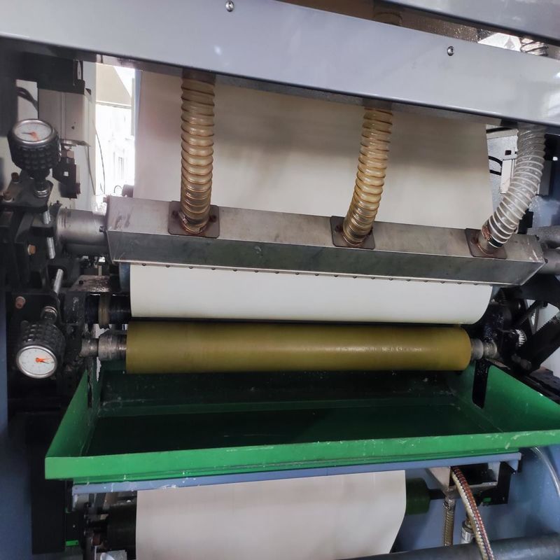 एयर डॉक्टर कोटर के साथ हाई स्पीड वाइड वेब पेपर कप बॉक्स फ्लेक्सोग्राफिक प्रिंटिंग मशीन