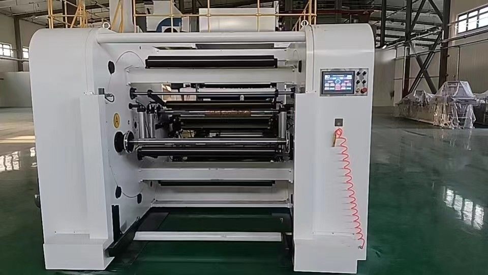 मैक्स.मैकेनिकल स्पीड 150m/min फ्लेक्सो प्रिंटिंग यूनिट के लिए बड़े Rewinder व्यास 1524mm