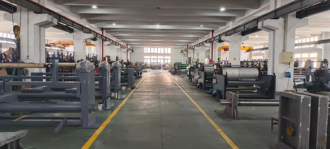 पावर सप्लाई 380V50Hz कार्टन बॉक्स फ्लेक्सो प्रिंटिंग मशीन की विशेषता गति 300 Mmin लचीली पैकेजिंग प्रिंटिंग के लिए एकदम सही