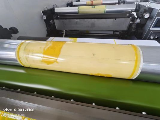 पूर्ण स्वचालित 200pcs/min 4 रंग फ्लेक्सो प्रिंटिंग मशीन कार्टन प्रिंटिंग