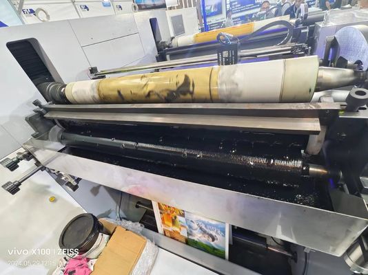 आस्तीन प्रकार पेपर कप कार्टन बैग और पैकेज के लिए फ्लेक्सो प्रिंटिंग मशीन 1000 मिमी चौड़ाई 150m/min गति पीएलसी नियंत्रण